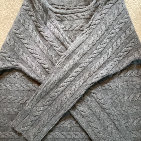 Gray Cable Knit Wool/Mix Sweater - Picture 4 of 5